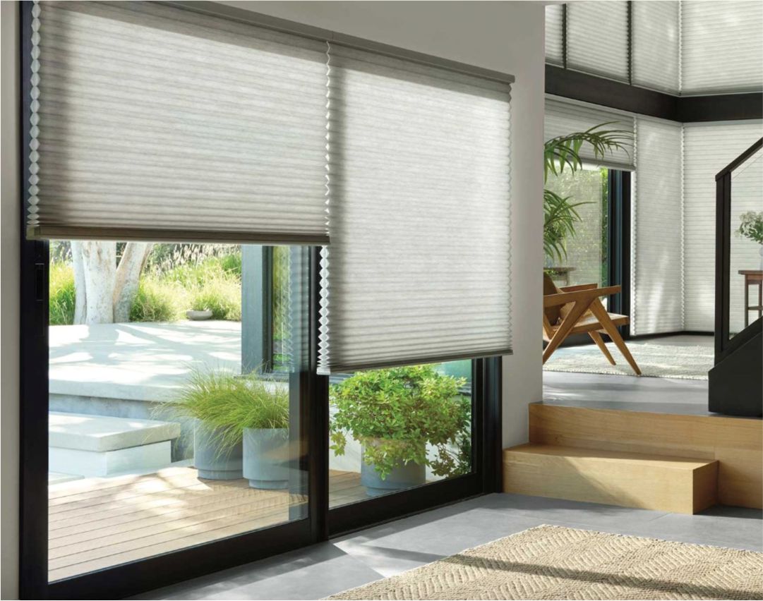Opciones - Función: Controlan la entrada de luz solar, brindan privacidad y protegen del calor. Materiales: Se fabrican en madera, aluminio, PVC y tejidos. Tipos: Existen una gran variedad de persianas, como venecianas, enrollables, romanas, panel japones, etc., cada una con sus propias características y funcionalidades.