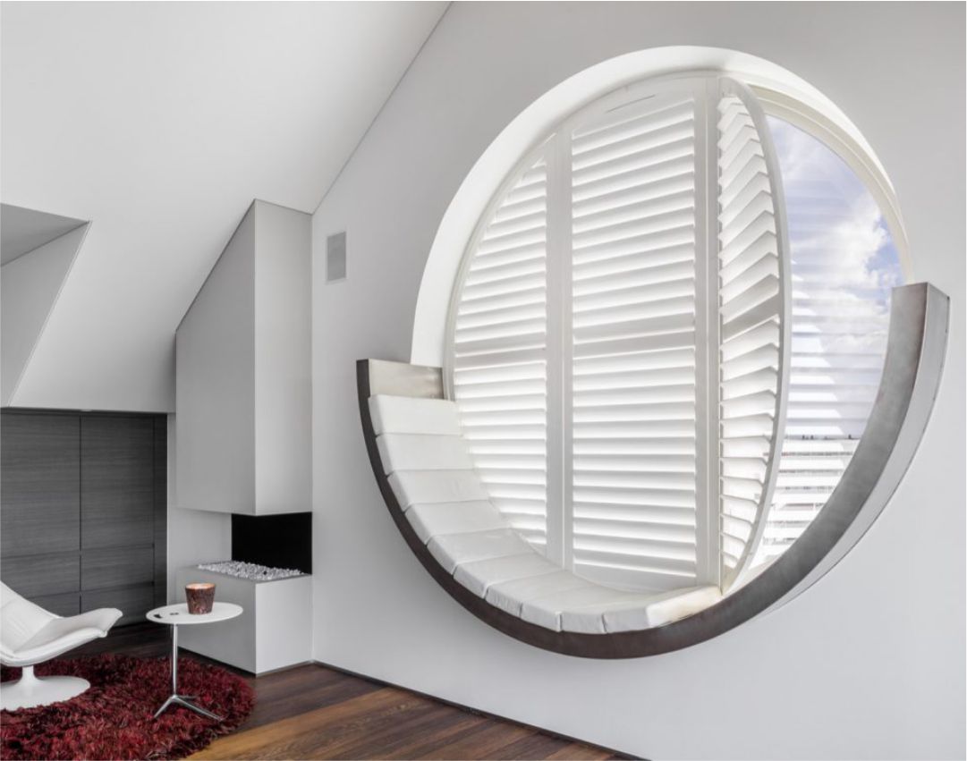 Las ventanas PVC curvas y los ojos de buey han dejado de ser elementos exclusivos de la arquitectura tradicional para convertirse en opciones estéticas y funcionales para cualquier tipo de construcción. Su versatilidad y capacidad para transformar un espacio los convierten en una elección popular entre arquitectos y diseñadores de interiores.